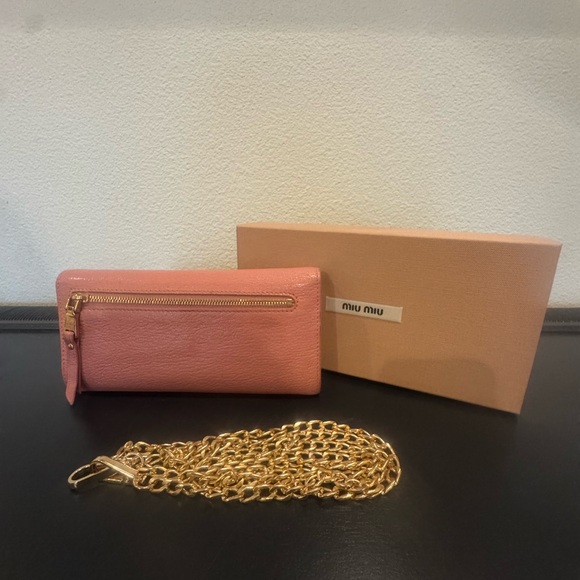 Miu Miu Pink Leather Clutch Wallet with Gold Chain - Picture 7 of 8